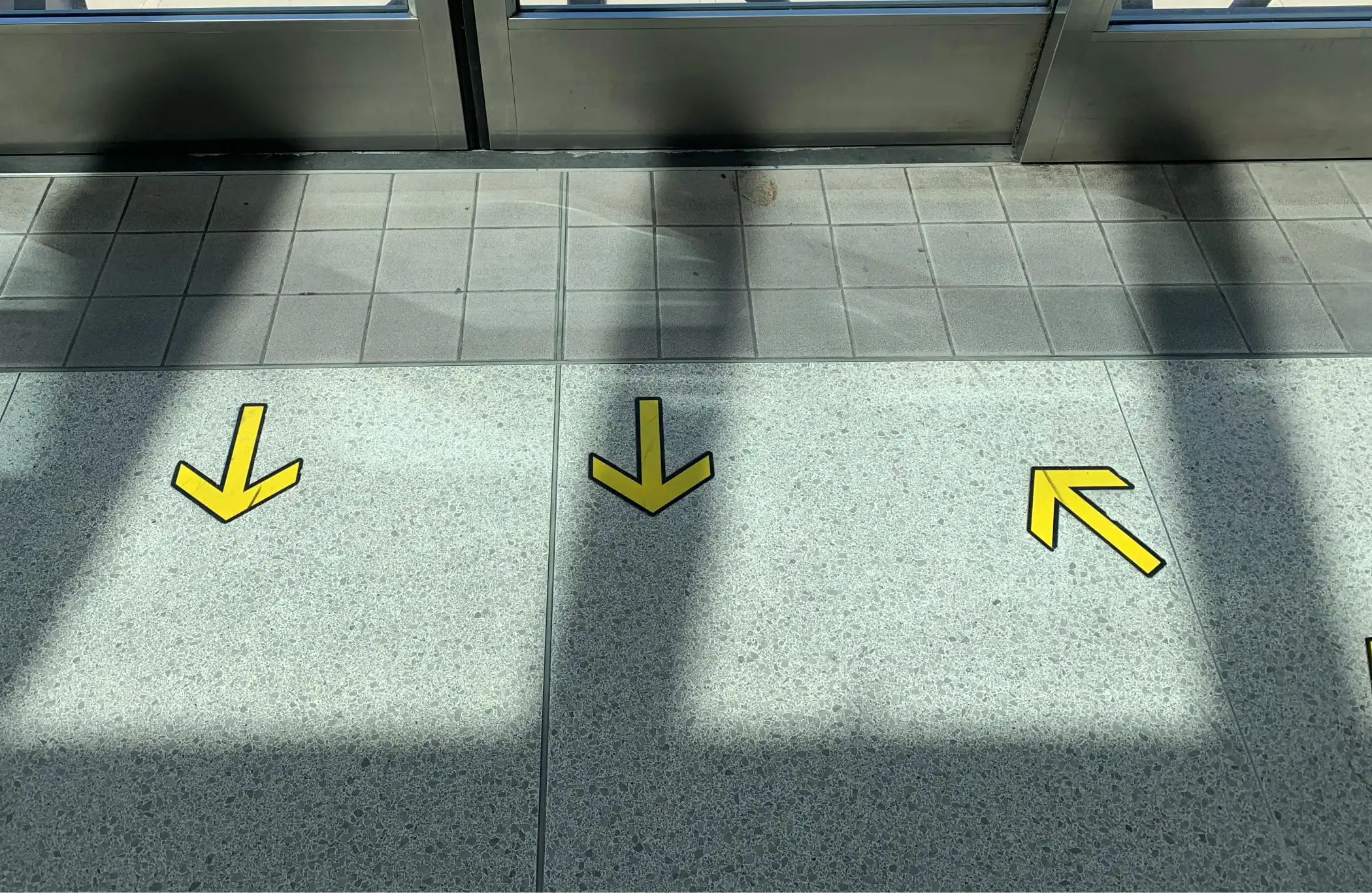 why-floor-signage-is-essential-for-modern-retail-spaces