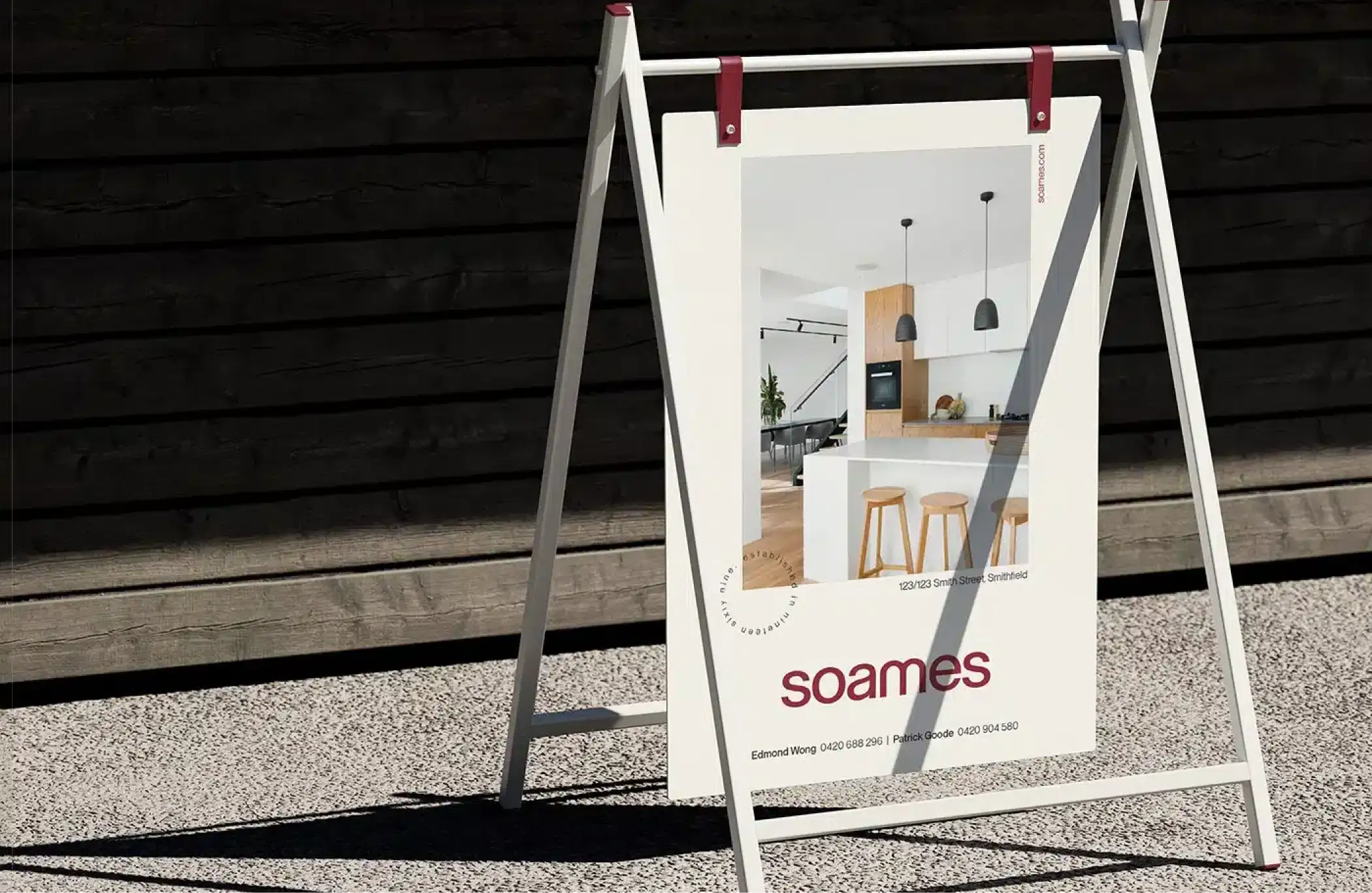 why-businesses-prefer-custom-signage-over-standard-options